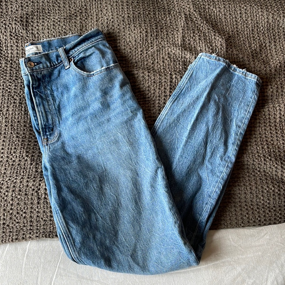 Abercrombie & Fitch the 90’s straight Ultra Highrise sz 29/8r